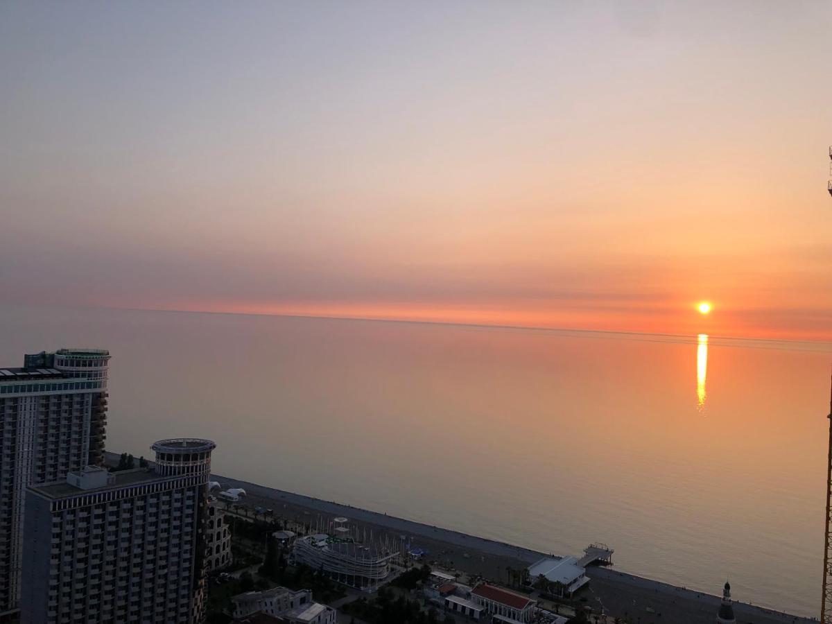 Orbi City Apartments On The Beach Batumi Exterior photo