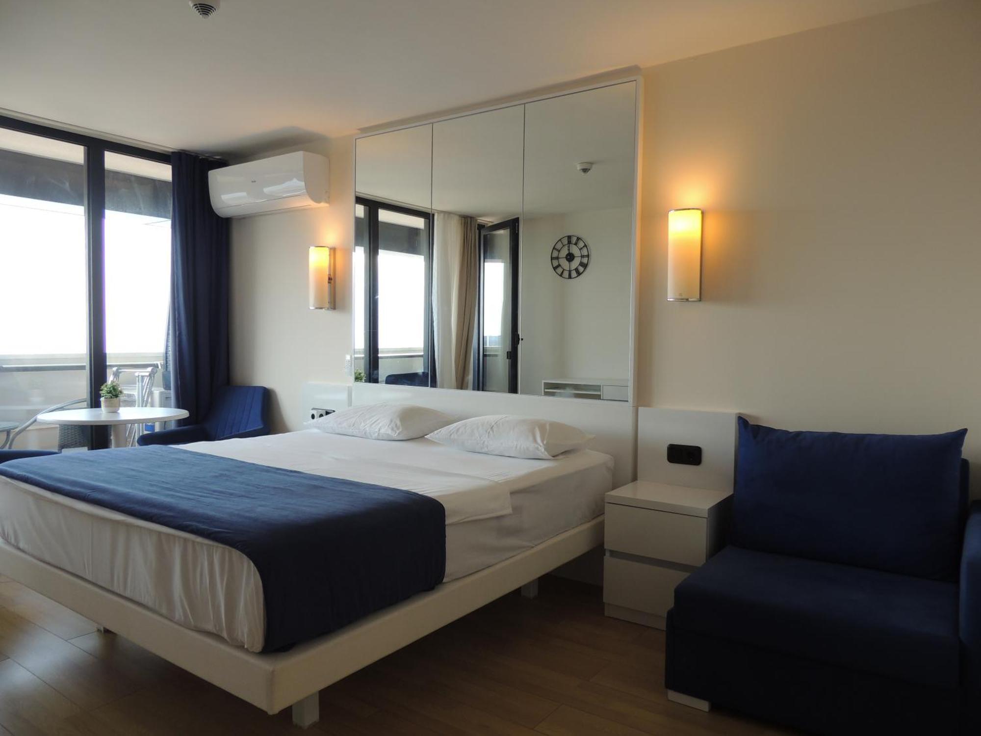 Orbi City Apartments On The Beach Batumi Exterior photo